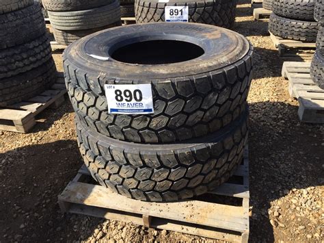 385/65r22.5 Steer Tires for sale 